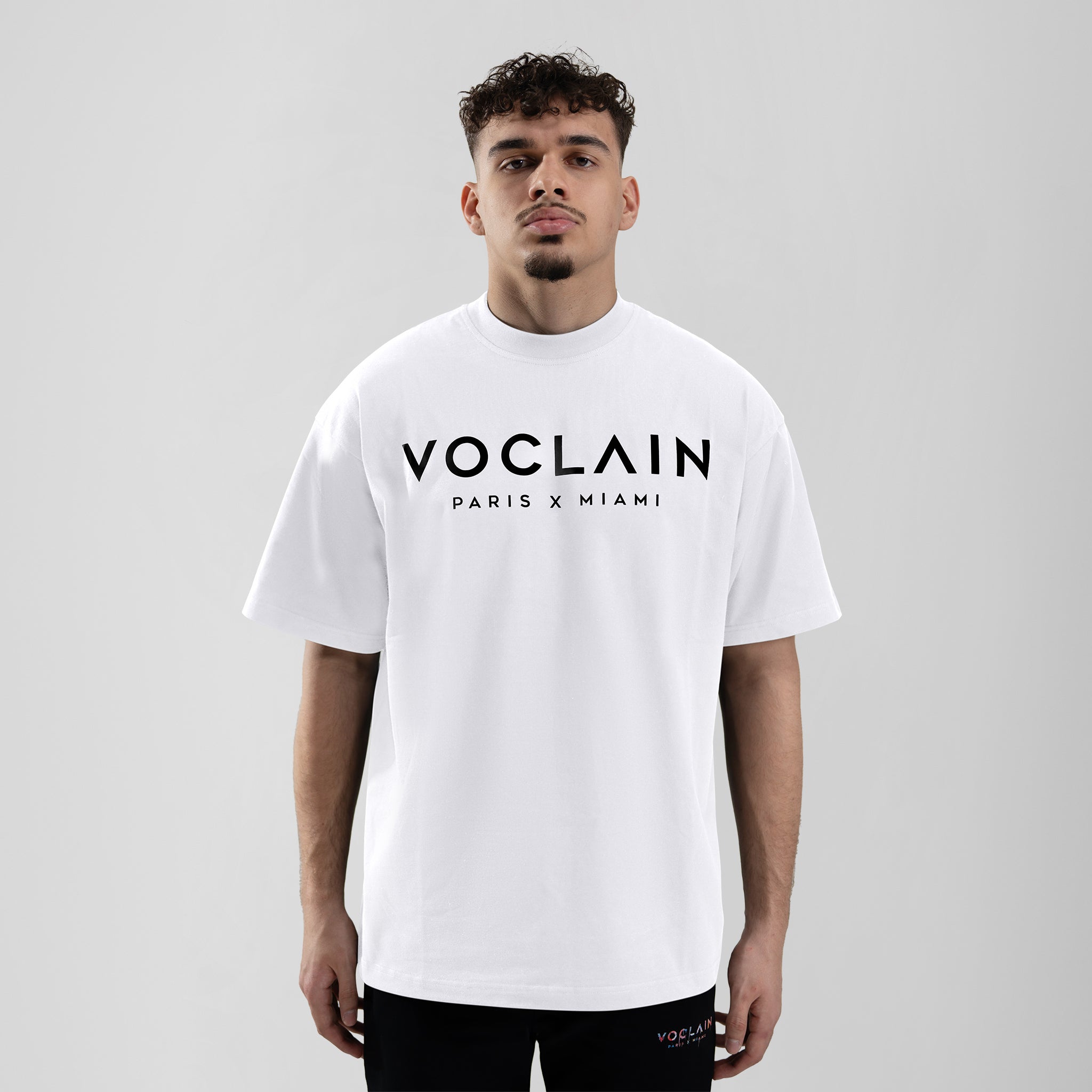 Model with Voclain T-Shirt White Timeless Chic